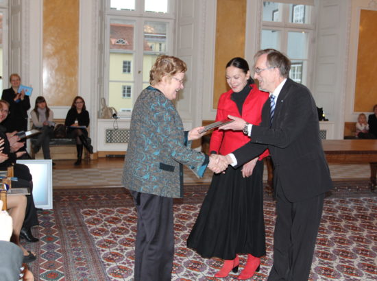 UNICEF Eesti Sinilinnu aastapreemia 2012 kätteandmise tseremoonia